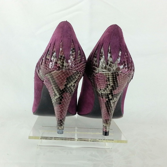 Vtg Burgundy suede leather snake pumps shoes 9aaa very narrow - Picture 3 of 6